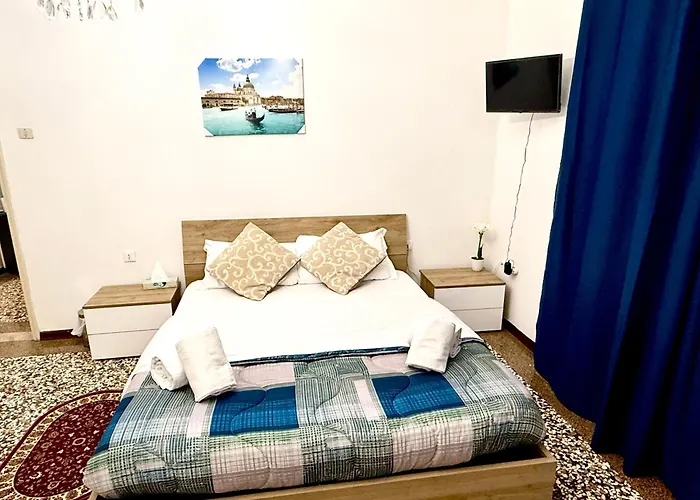 Venice Train Station Apartment